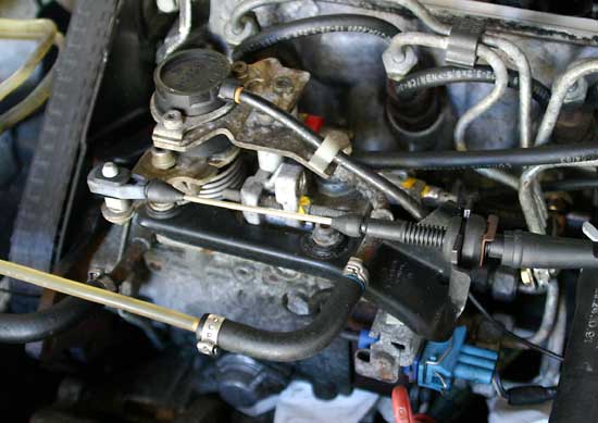 Einspritzpumpe im Motorraum